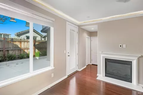 Living - 2438 Sheldon Dr, Fairfield, CA 94533 photo 5 of 5