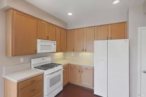 Kitchen - 2438 Sheldon Dr, Fairfield, CA 94533 photo 4 of 4