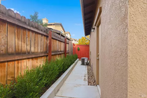 Exterior - 2438 Sheldon Dr, Fairfield, CA 94533 photo 9 of 10
