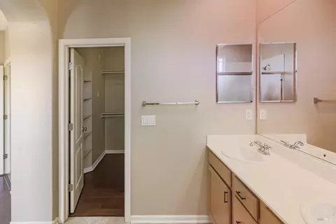 Bath - 2438 Sheldon Dr, Fairfield, CA 94533 photo 5 of 9