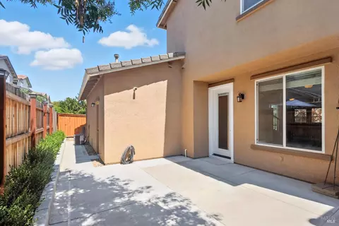 Exterior - 2438 Sheldon Dr, Fairfield, CA 94533 photo 8 of 10