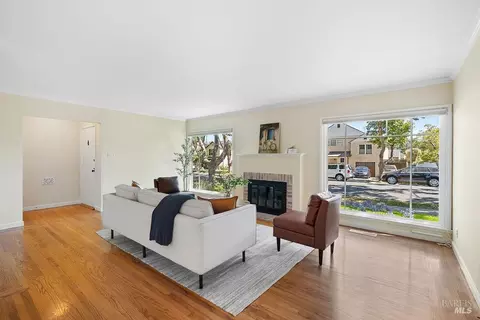 Living - 1904 Illinois St, Vallejo, CA 94590 photo 2 of 3