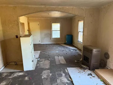 Living - 601 Snow Rd, Sebastopol, CA 95472 photo 1 of 1