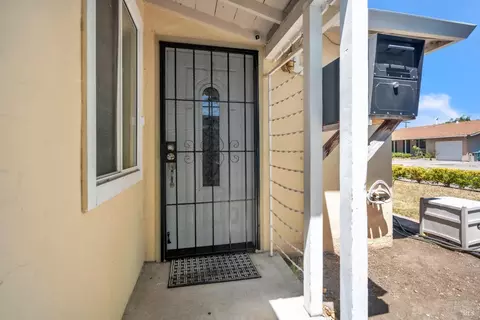 Entry Way - 1055 Caldwell Ave, Vallejo, CA 94591 photo 1 of 4