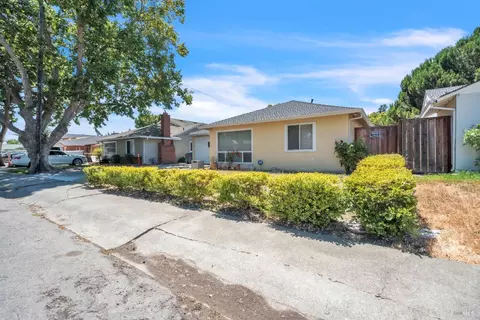 Exterior - 1055 Caldwell Ave, Vallejo, CA 94591 photo 1 of 5