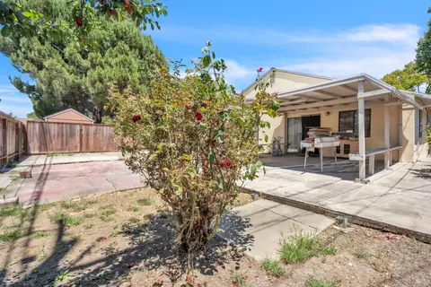 Exterior - 1055 Caldwell Ave, Vallejo, CA 94591 photo 3 of 5