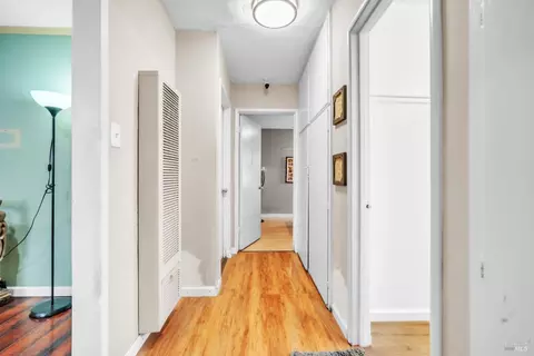 Entry Way - 1055 Caldwell Ave, Vallejo, CA 94591 photo 2 of 4