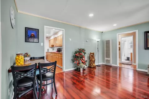 Dining - 1055 Caldwell Ave, Vallejo, CA 94591 photo 1 of 2