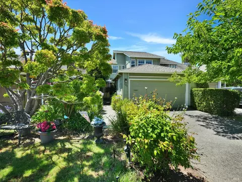 125 Spinnaker Point Dr, San Rafael, CA 94901