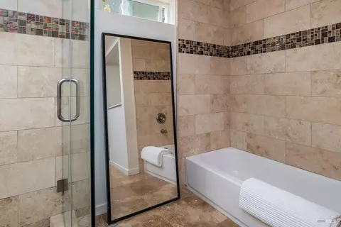 Bath - 900 Valley View Ln, Mill Valley, CA 94941 photo 2 of 6