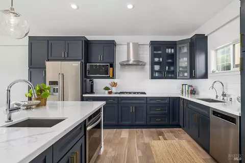 Kitchen - 900 Valley View Ln, Mill Valley, CA 94941 photo 4 of 7