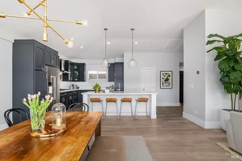 Dining - 900 Valley View Ln, Mill Valley, CA 94941 photo 5 of 6