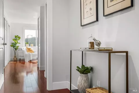 Entry Way - 900 Valley View Ln, Mill Valley, CA 94941 photo 2 of 4