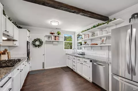 Kitchen - 613 Jennings Ave, Vallejo, CA 94591 photo 3 of 6