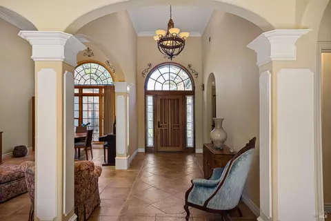 Entry Way - 83 Vine St, Vacaville, CA 95688 photo 2 of 3