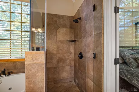 Bath - 83 Vine St, Vacaville, CA 95688 photo 3 of 8