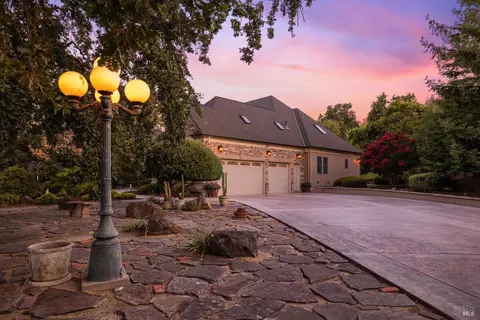 Exterior - 83 Vine St, Vacaville, CA 95688 photo 29 of 31