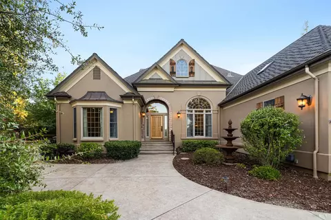 83 Vine St, Vacaville, CA 95688