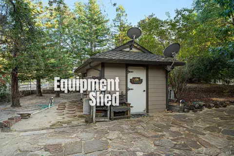 Exterior - 83 Vine St, Vacaville, CA 95688 photo 8 of 31