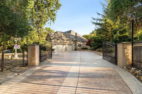 Exterior - 83 Vine St, Vacaville, CA 95688 photo 2 of 31