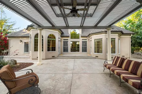 Exterior - 83 Vine St, Vacaville, CA 95688 photo 3 of 31