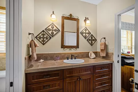 Bath - 83 Vine St, Vacaville, CA 95688 photo 6 of 8