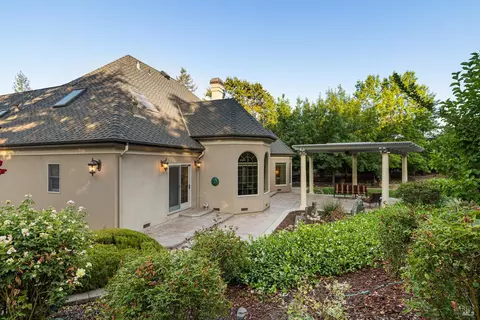 Exterior - 83 Vine St, Vacaville, CA 95688 photo 10 of 31