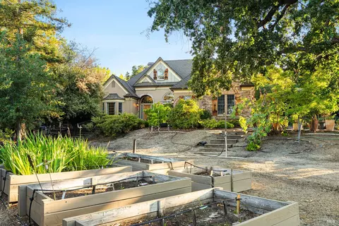 Exterior - 83 Vine St, Vacaville, CA 95688 photo 13 of 31