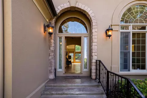 Entry Way - 83 Vine St, Vacaville, CA 95688 photo 1 of 3