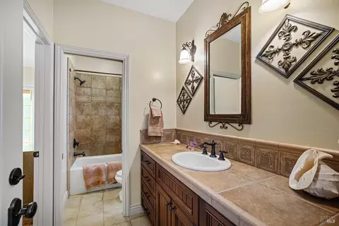 Bath - 83 Vine St, Vacaville, CA 95688 photo 5 of 8