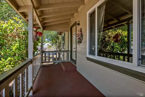 Exterior - 611 Hawthorne Ln, Willits, CA 95490 photo 2 of 9