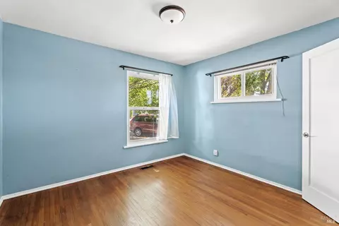 Bedroom - 611 Hawthorne Ln, Willits, CA 95490 photo 2 of 3