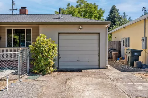 Exterior - 611 Hawthorne Ln, Willits, CA 95490 photo 4 of 9