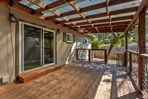 Exterior - 611 Hawthorne Ln, Willits, CA 95490 photo 6 of 9