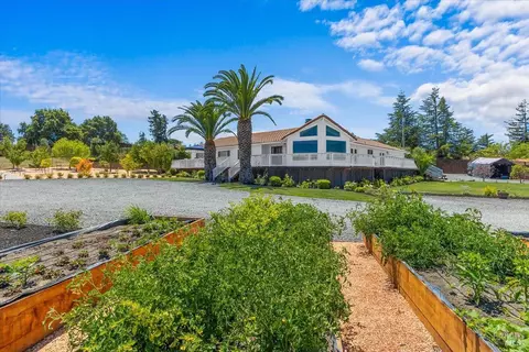 1660 Old Adobe Rd, Petaluma, CA 94954