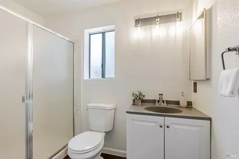 Bath - 2223 Redwood Rd, Hercules, CA 94547 photo 2 of 3