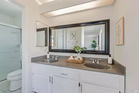Bath - 2223 Redwood Rd, Hercules, CA 94547 photo 3 of 3