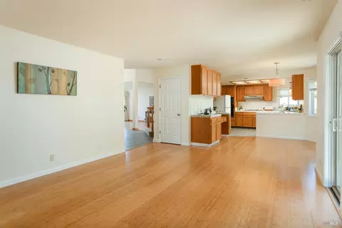 Living - 1645 Dailey Dr, Dixon, CA 95620 photo 10 of 13