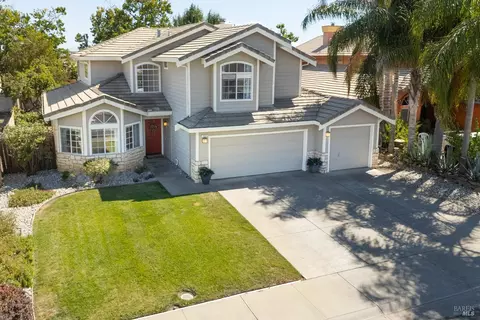 Exterior - 1645 Dailey Dr, Dixon, CA 95620 photo 3 of 11