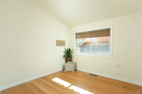 Bedroom - 1645 Dailey Dr, Dixon, CA 95620 photo 4 of 8