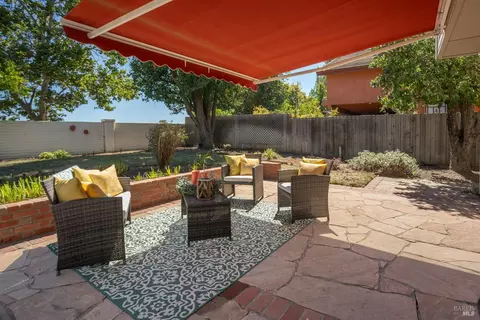 Exterior - 1645 Dailey Dr, Dixon, CA 95620 photo 6 of 11