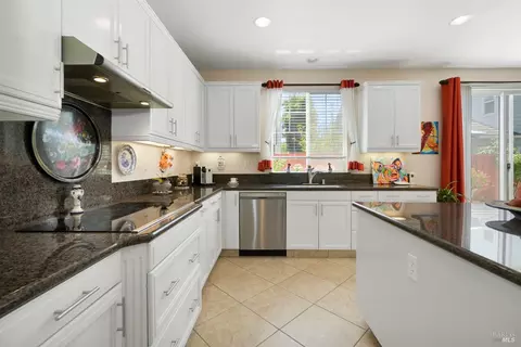 Kitchen - 520 Klein Ave, Vallejo, CA 94592 photo 4 of 6