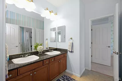 Bath - 520 Klein Ave, Vallejo, CA 94592 photo 3 of 6