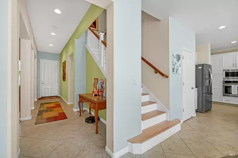 Entry Way - 520 Klein Ave, Vallejo, CA 94592 photo 5 of 9