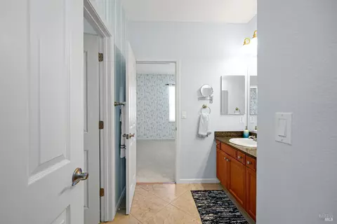 Bath - 520 Klein Ave, Vallejo, CA 94592 photo 2 of 6