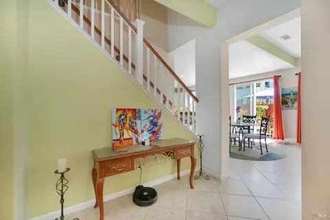 Entry Way - 520 Klein Ave, Vallejo, CA 94592 photo 4 of 9