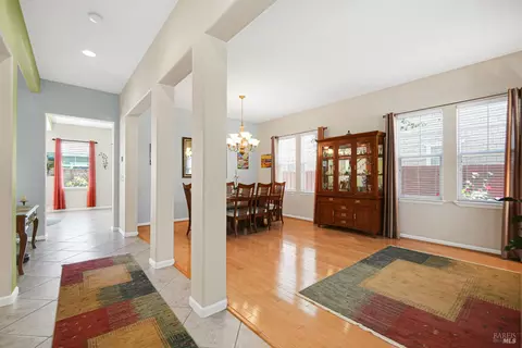 Entry Way - 520 Klein Ave, Vallejo, CA 94592 photo 1 of 9