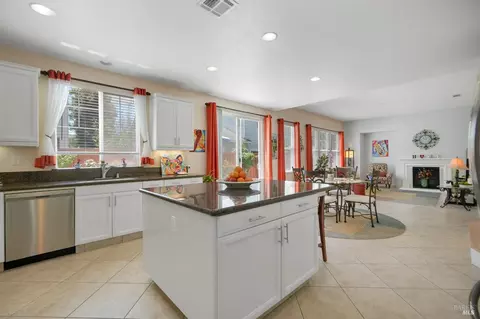 Kitchen - 520 Klein Ave, Vallejo, CA 94592 photo 3 of 6