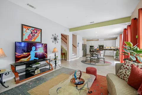 Living - 520 Klein Ave, Vallejo, CA 94592 photo 2 of 2