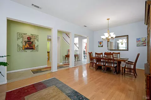 Entry Way - 520 Klein Ave, Vallejo, CA 94592 photo 3 of 9